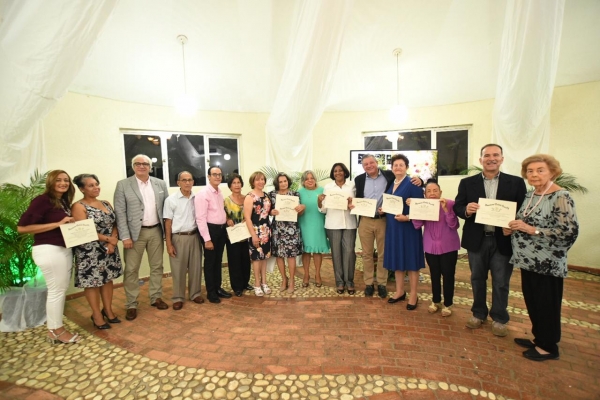 La Sociedad Dominicana de Orquideología (SDO) y el Jardín Botánico Nacional (JBN) hacen entrega de premios AOS