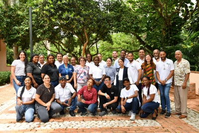 Especialistas internacionales capacitan en conservación de colecciones botánicas en taller post-congreso