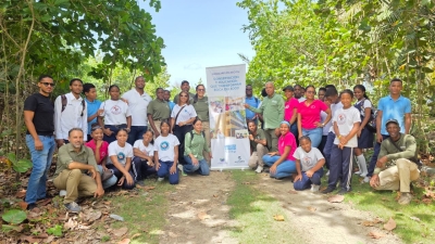 Jardín Botánico Nacional y Eco-Bahía unen esfuerzos para restaurar manglares en Boca de Soco