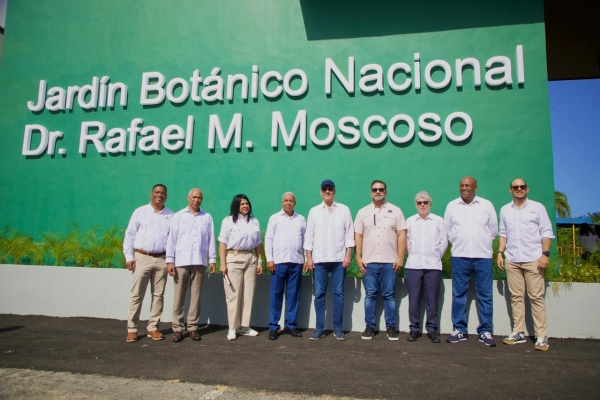 Presidente Luis Abinader realiza recorrido por el Jard&iacute;n Bot&aacute;nico Nacional y destaca su valor para la conservaci&oacute;n ambiental