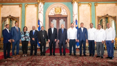 El presidente Abinader juramenta a los miembros que integran el Comité Gestor del Jardín Botánico de San Juan de la Maguan